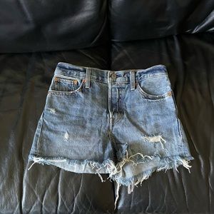 Levi’s Wedgie Short Jean Shorts - Size 26